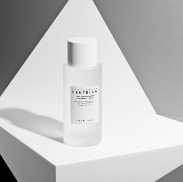 Skin1004 - Madagascar Centella Tone Brightening Boosting Toner - 210ml